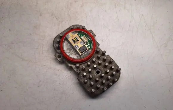 BMW X3 F25 LED ballast control module 1305715084 63117263051