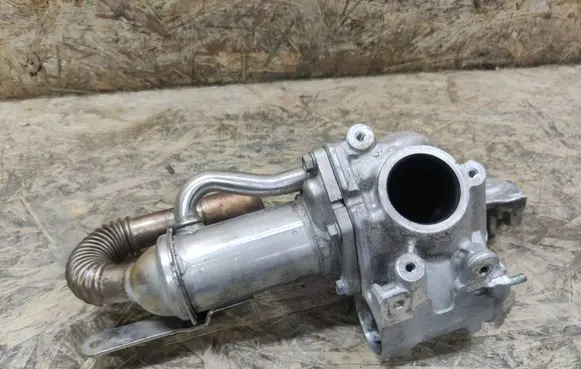 Nissan Tiida C11 EGR valve cooler 352301