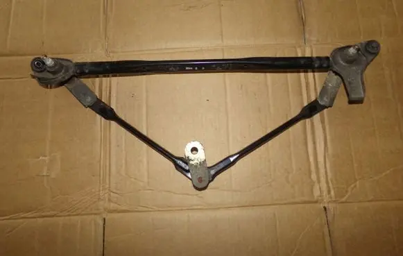 Hyundai Sonata Front wiper linkage 