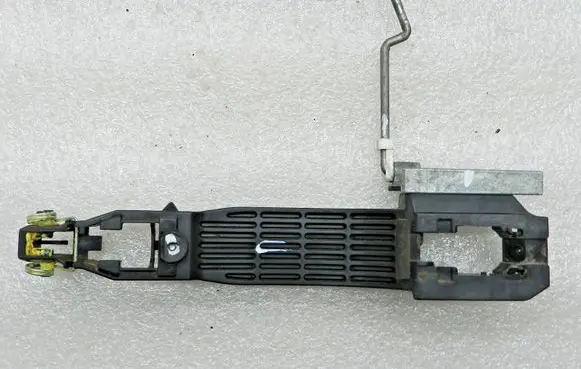 Mazda 6 Front door exterior handle/bracket GHP97342X