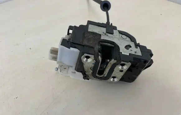 KIA Ceed Rear door lock 2307H