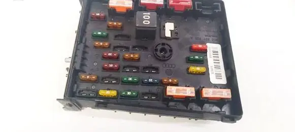 Volkswagen PASSAT B7 Fuse box set 3C0937125A 63595743