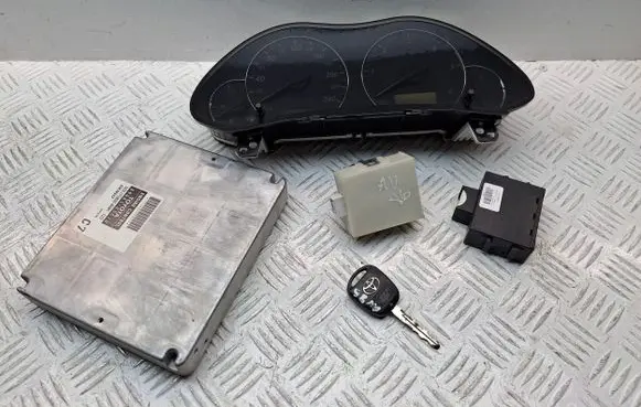 Toyota Avensis T250 Engine ECU kit and lock set 8966105C70 8380005C00 MB1758008681