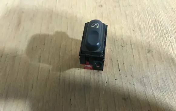 Renault Espace III Electric window control switch 7700875682
