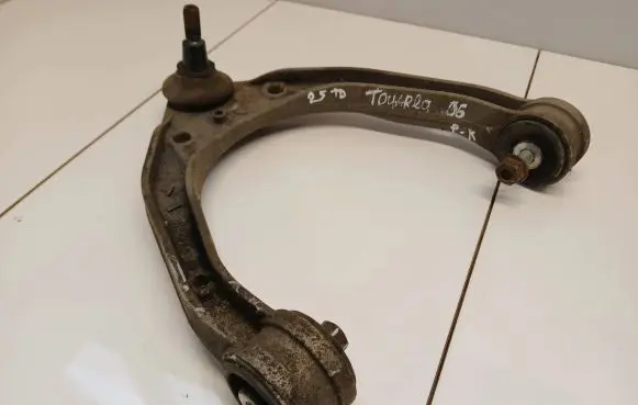 Volkswagen Touareg I Front upper control arm/wishbone 7l0407047a