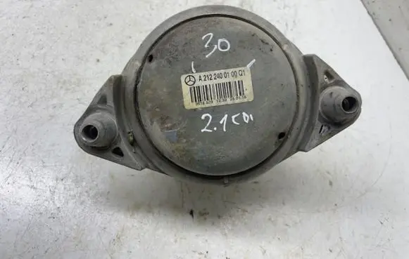 Mercedes-Benz E W212 Engine mount bracket A2122400100Q1