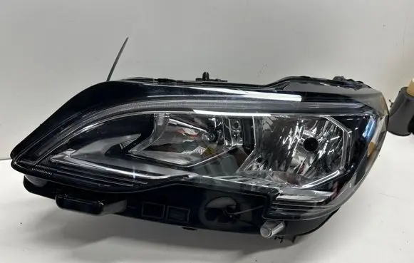 Peugeot 3008 II Headlight/headlamp 90056582 9810478180