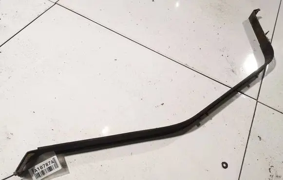 Subaru Forester SG Fuel tank mounting bracket 