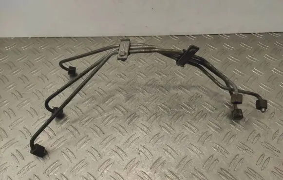 Fuel injector supply line/pipe