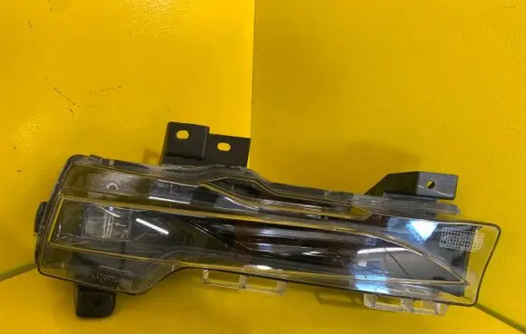Tesla Model Y Headlight/headlamp 1077395-00-D