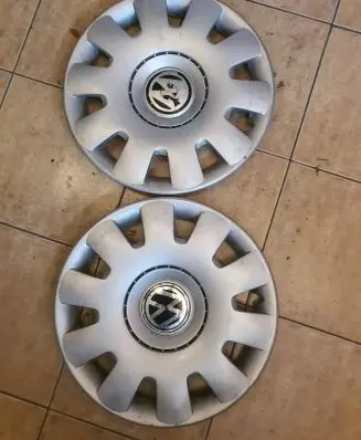 Volkswagen Golf V R15 wheel hub/cap/trim 1J0601147p