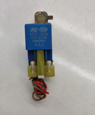 Hyundai Tucson JM Window wiper relay 952252E000