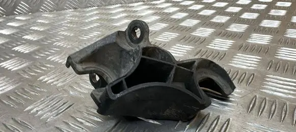 Renault Megane III Gear shift cable bracket 3549900