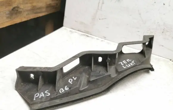 Volkswagen PASSAT B6 Front bumper mounting bracket 3c0807890