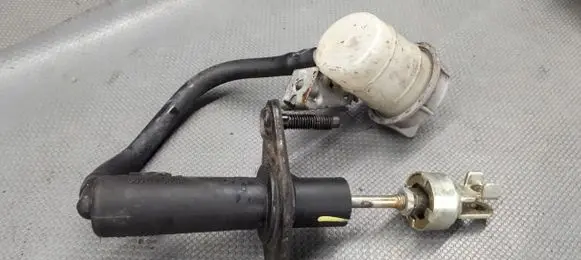 Honda Accord X Clutch slave cylinder 