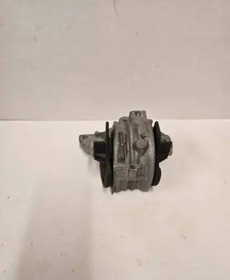 Engine mount bracket