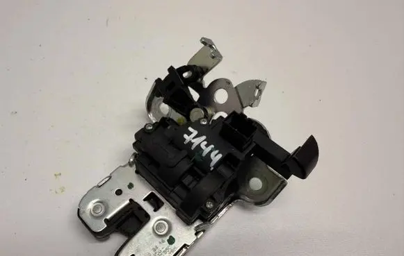 Volkswagen Jetta VI Tailgate/trunk/boot lock/catch/latch 5C6827505C