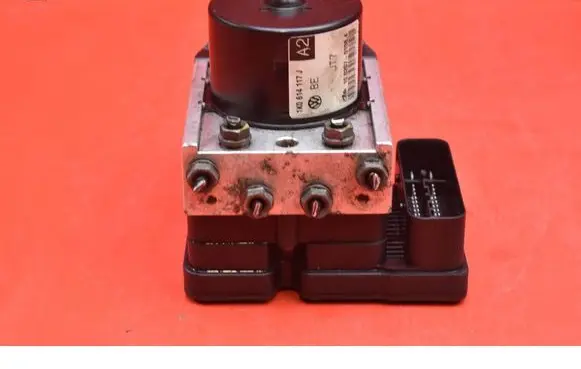 Skoda Octavia Mk2 (1Z) ABS Pump 1K0614117J