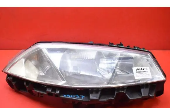 Renault Megane II Headlight/headlamp 7701064017