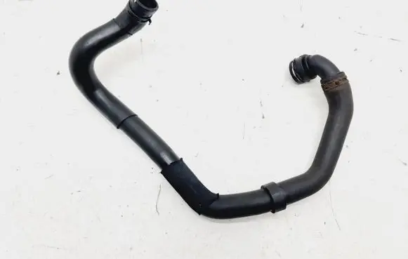 Volkswagen PASSAT B6 Engine coolant pipe/hose 3C0122051