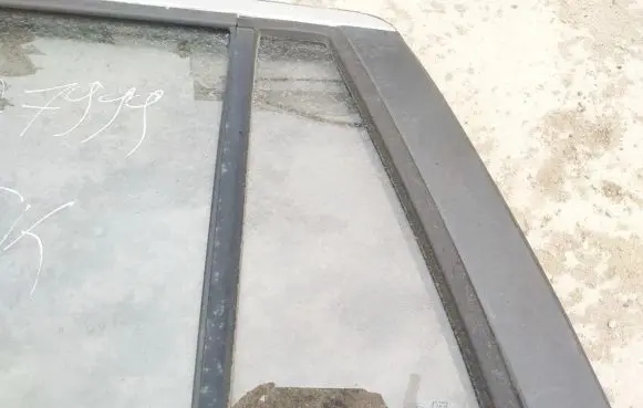 Hyundai Santa Fe Rear vent window glass 
