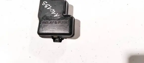 Toyota Previa (XR30, XR40) II Fuse box cover 8266228020 82662-28020