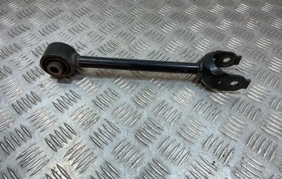 Toyota RAV 4 (XA50) Rear control arm