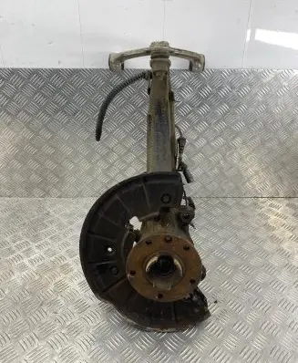 Volkswagen Touareg II Front wheel hub spindle knuckle 7p6409246A
