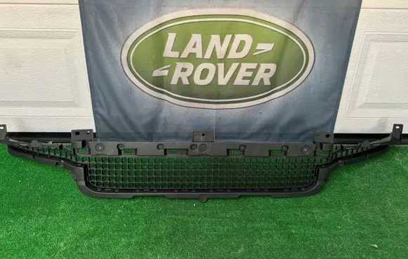 Land Rover Defender Front bumper upper radiator grill L8B217F791A