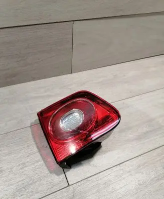 Volkswagen Tiguan Tailgate rear/tail lights 5N0945093B