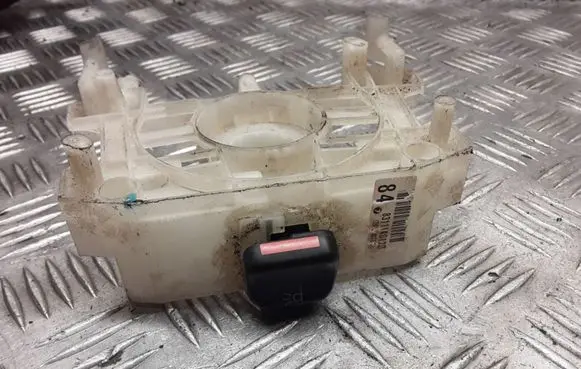 Subaru Legacy Other switches/knobs/shifts 83111AG12