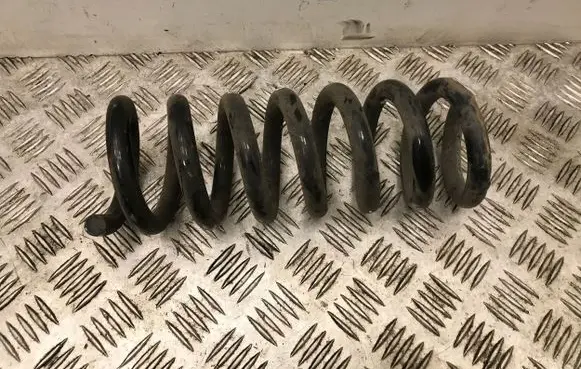 Mercedes-Benz C W204 Rear coil spring