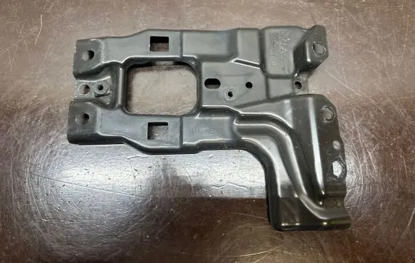 Volkswagen Sharan Top upper radiator support slam panel 7N0805567