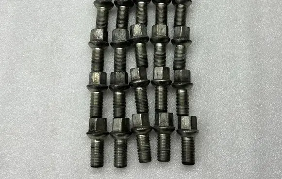 Volkswagen T-Roc Nuts/bolts 