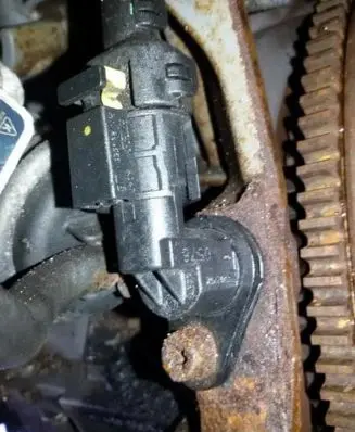 Fiat Doblo Crankshaft position sensor 73502752