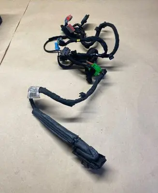 Volvo V40 Front door wiring loom 31334099 C01038100