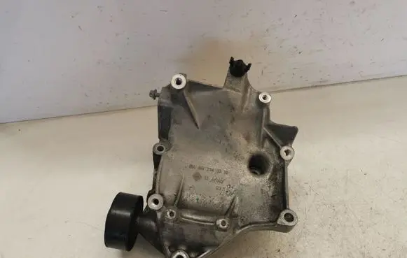 Mercedes-Benz C W205 Engine mounting bracket A6512340339
