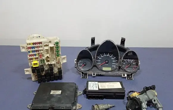 Mitsubishi Colt Engine control unit/module ECU 1860A441