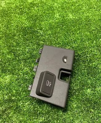 BMW M4 G82 G83 USB socket connector 8711940 19163010 6807232