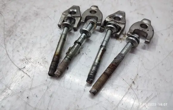 Fuel Injector clamp holder