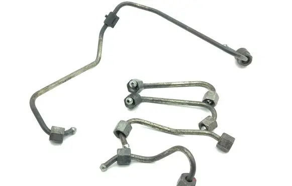 Land Rover Discovery Sport Fuel injector supply line/pipe 
