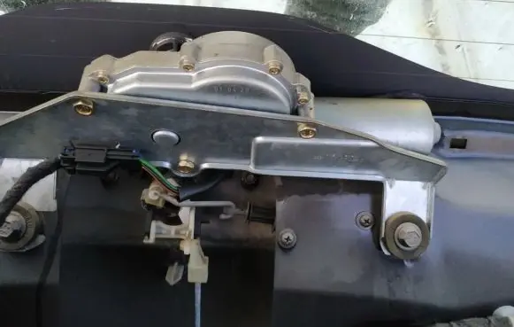 Volvo S40, V40 Rear window wiper motor 0390201529