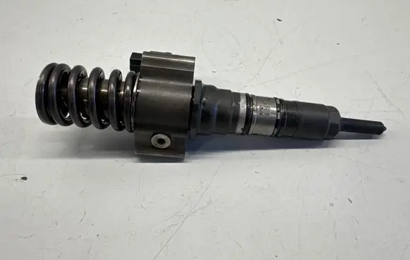 Audi A3 S3 8P Fuel injector 03G130073T