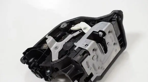 Chevrolet Volt I Front door lock 7281936