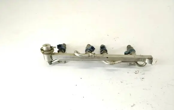 Volkswagen PASSAT B5 Fuel main line pipe 050133681A