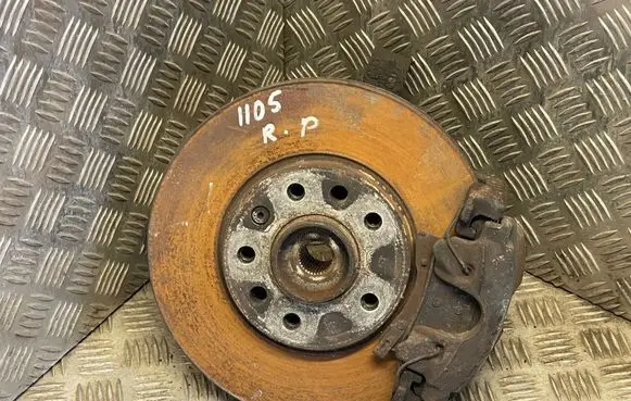 Opel Zafira B Front wheel hub spindle knuckle