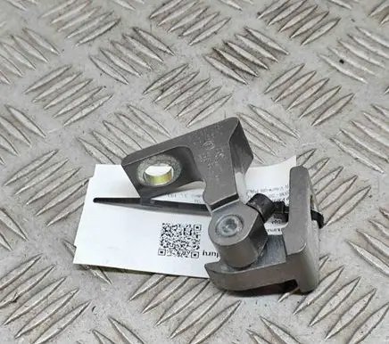 Volkswagen Touareg II Front door upper hinge 8K0831402A