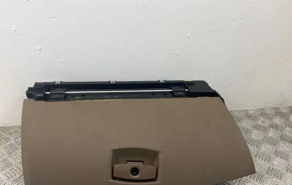 BMW 5 E60 E61 Glove box 7034080 51167034080