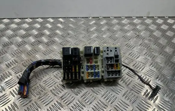 Ford Mondeo MK IV Fuse module 6G9T14K131 6G9T14K131CA