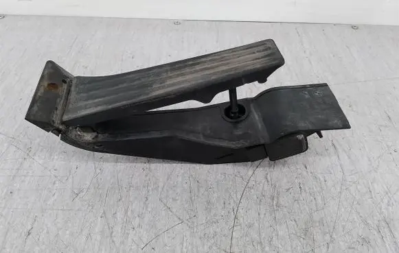 BMW 7 E65 E66 Accelerator throttle pedal 6759723